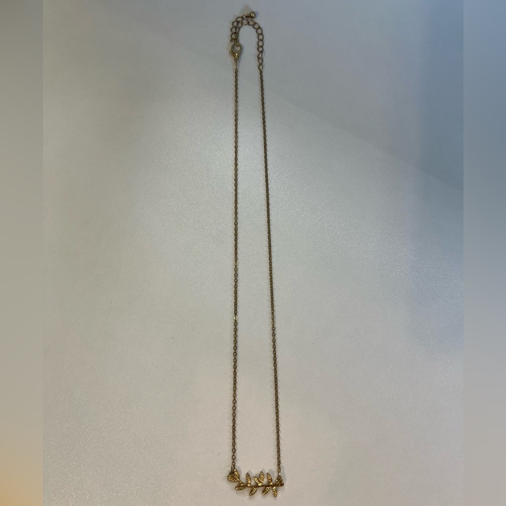 Gold Leaf Pendant Necklace - Picture 3 of 3